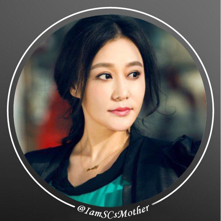 IamSCsMother's tweet photo. “It’s not what you spend but how you wear it that counts. The key is often to dress up inexpensive basics with accessories. Something like a beautiful designer bag can make everything else look richer and more luxurious.” 

May tinamaan ba?
Xiexie sa pag edit anak @IamYueyuee https://t.co/higjmjuS6H