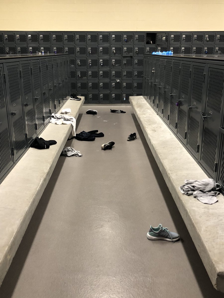 ABMS_PE's tweet photo. The importance of locking up the lockers everyday! 😥😬#sometimesweforget #missingshoes @ABMSWolverines https://t.co/DiTSRe2AJW