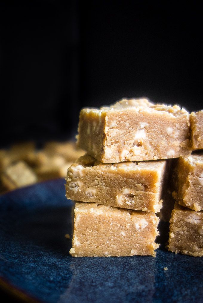 wenthere8this's tweet photo. The best super easy Salted Toffee Peanut Butter fudge. Taking less than 10 minutes to make, this stuff is rich, decadent and amazingly delicious! #bestfudgeever #nobakedesserts #peanutbutterrecipes #toffeegoodness #toffeepeanutbutter https://t.co/KDphAeqnAA via @wenthere8this https://t.co/YMAgZFwld9