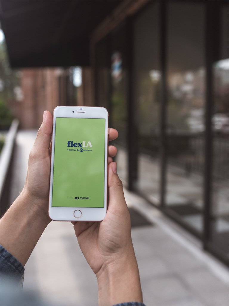 DaimlerTruck's tweet photo. Coming soon to #LosAngeles: @moovel and FASTLinkDTLA team up to bring a new ridesharing pilot called FlexLA to Los Angeles that will complement the city’s public transit network.
More 👉 https://t.co/N4kGpoEAj7 #Daimler #urbantraffic #urbanmobility #sharedmobility https://t.co/LLbBSwkp70