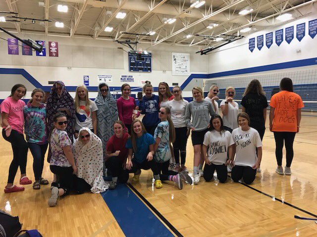 PHS__Cheer's tweet photo. Pajama Monday!! Vine/Meme Tuesday!! Superhero Wednesday!! Our spirit squad has spirit💞 #phspride #phshomecoming2k18 https://t.co/40NOO46EoS