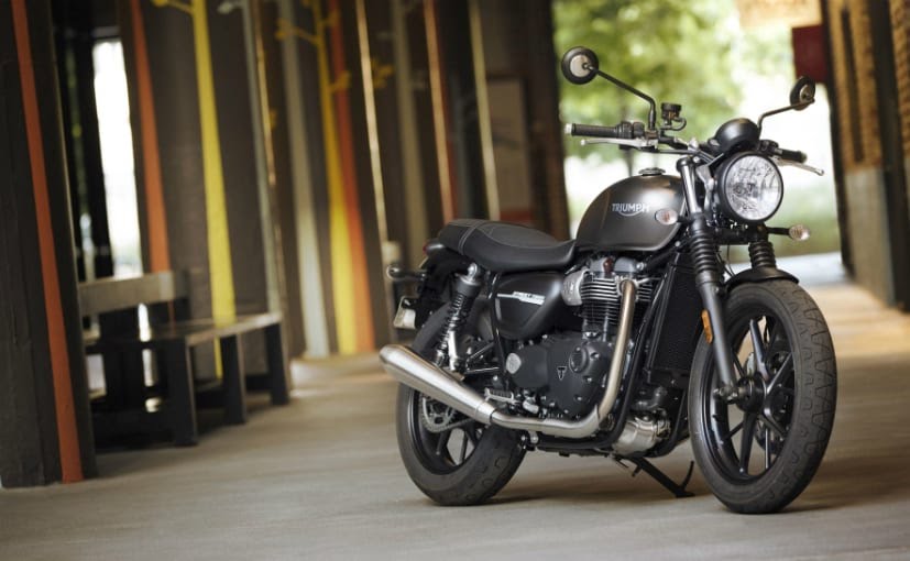 nvcvlogs's tweet photo. The 2019 Triumph Street Twin has got an 18 per cent increase in horsepower and the engine gets a few updates, along with two riding modes. #Triumph #StreetTwin https://t.co/j79lGQ8oT4
