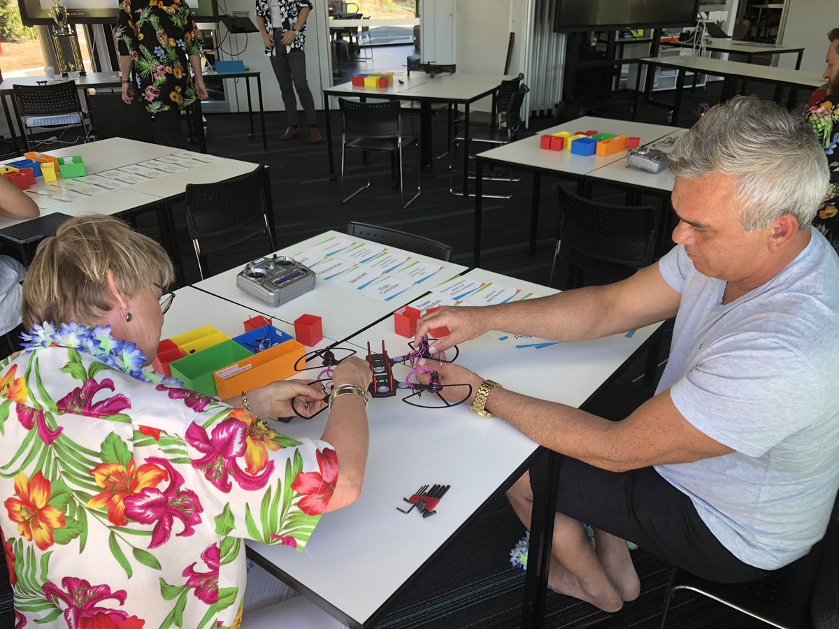 It’s a beautiful thing working alongside my tumuaki and executive officer building our drone <a href="/JepsenBruce/">Bruce Jepsen</a> <a href="/TECHpaloozaGC/">TECHpalooza</a> #techplza #takpschook