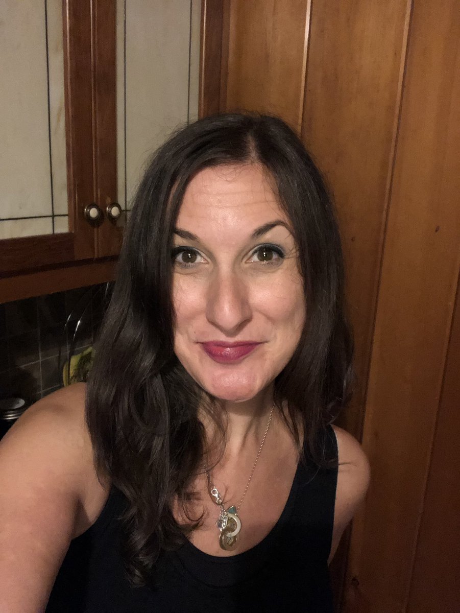 MakeupMama7's tweet photo. New lipstick... Who dis? 💋💋💋
#happy #october #excited #new #makeup #lips #lipstick #me #mylife #makeupgeek #coffeelover #momlife #jerseygirl  #puppymama #goodvibes #ageless #beauty #beautiful #enjoythelittlethings #behappy #instagood #picoftheday #smile  #laugh #love #xoxo https://t.co/RXzLJPUwgs