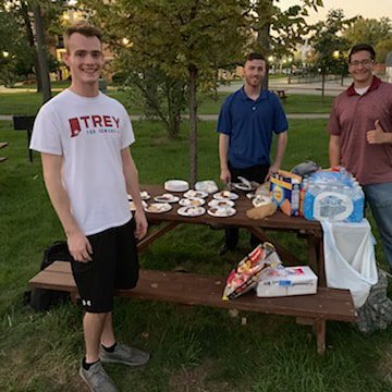 UindyGop's tweet image. If you came out to our UIndy GOP event tonight you had S&apos;more fun than you would have had staying in! Don&apos;t worry though there will be more events that we will be hosting throughout the semester. #UindyGOP #SmoreFun