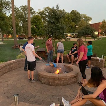 UindyGop's tweet image. If you came out to our UIndy GOP event tonight you had S&apos;more fun than you would have had staying in! Don&apos;t worry though there will be more events that we will be hosting throughout the semester. #UindyGOP #SmoreFun