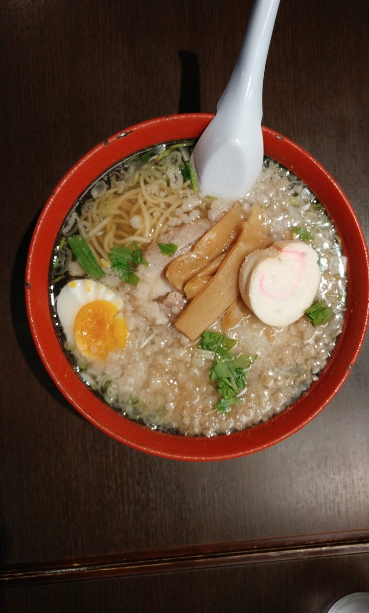 SapporoRetro's tweet photo. おはようございます。☆チーケン軍曹です☆
ラーメン共和国「あじさい」の背油塩ラーメンです。
スープはあっさりで、背油が濃厚さを演出してます😸
寒い時期に備えて、油の補給を考えてる方にはお勧めの一品です🤔🤔 https://t.co/fBC2Qrkr7D