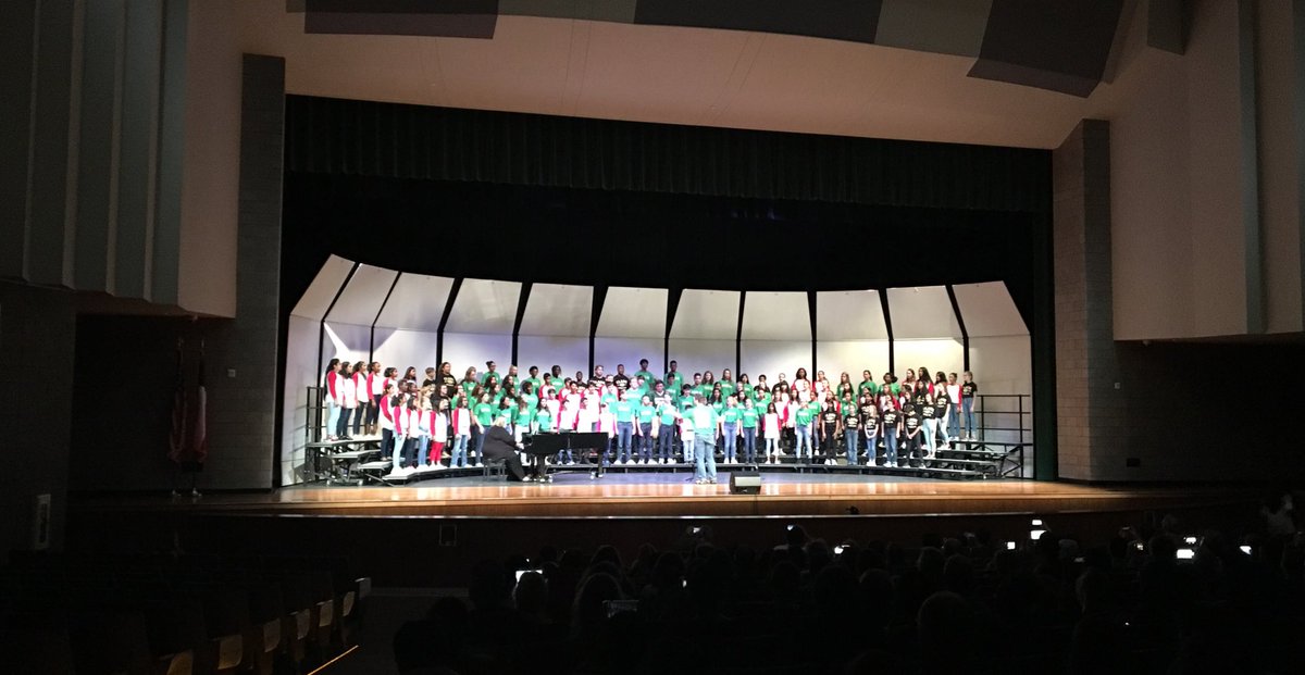 LebanonTrailHS's tweet photo. True collaboration was onstage tonight as the @LT_Singers shared the stage with @ClarkMSCougars and @fowlerchoir. What a great start to the Fall season performances! @friscofinearts https://t.co/s3fhJL0l3n