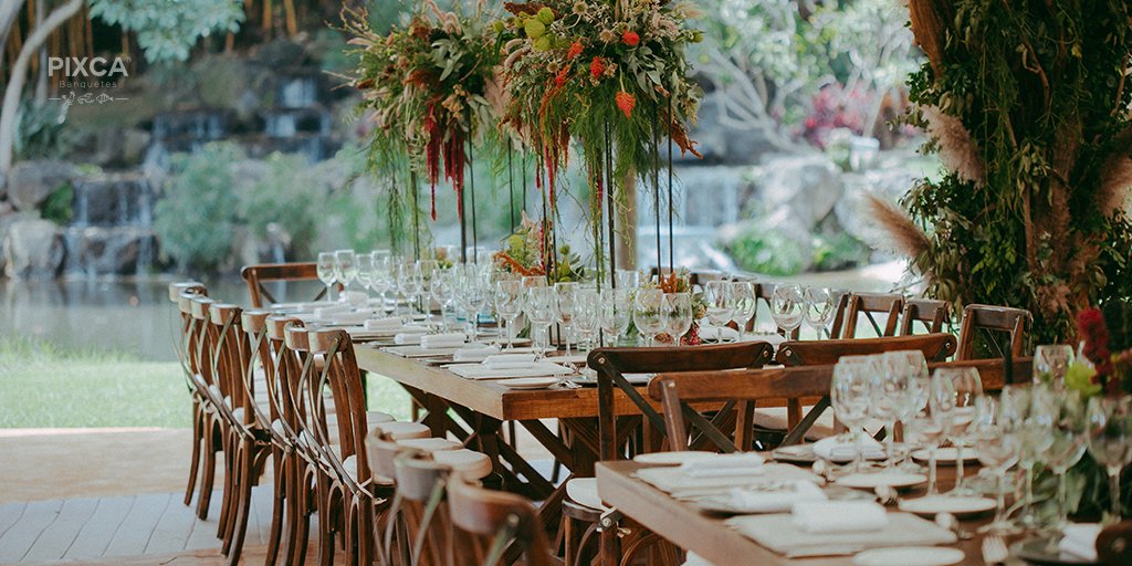 pixcamx's tweet photo. Una boda está planeada para dejar memorias imborrables, detalles y entornos magníficos son los favorecen estas reminiscencias ✨🍃. #PixcaBanquetes logra unificar la vista, el tacto y el gusto para crear un gran recuerdo 👰🏻📸 https://t.co/udtM6mbvK1