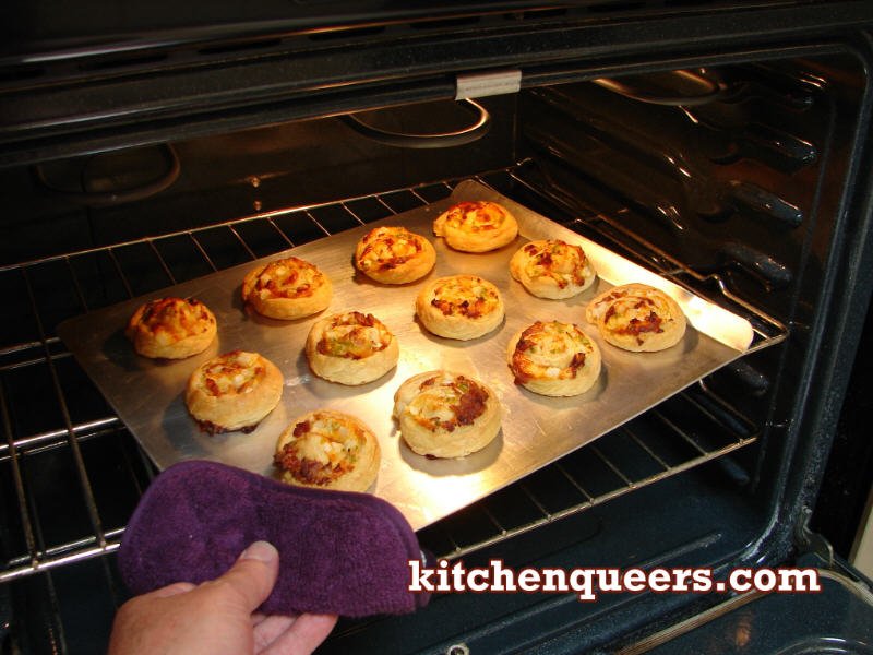 kitchenqueers's tweet photo. #Bacon, #cheese, #PuffPastry. What's not to like? #Seriously, #bake up a batch of these ASAP and #enjoy! #Bacon #BangBang #Pinwheels #recipe here: https://t.co/cWkebINNzT #SavoryBaking #Appetizer #GameDay #PartyBuffet https://t.co/fn3wGj2YRH