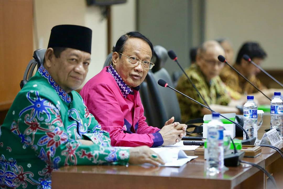 DPDRI's tweet photo. BAP DPD RI menerima audiensi warga RW 17 Kelurahan Pisangan, Ciputat Timur, Tangsel, terkait permasalahan status tanah
#DPDRI #BAPDPDRI https://t.co/c3nmO8fCiZ