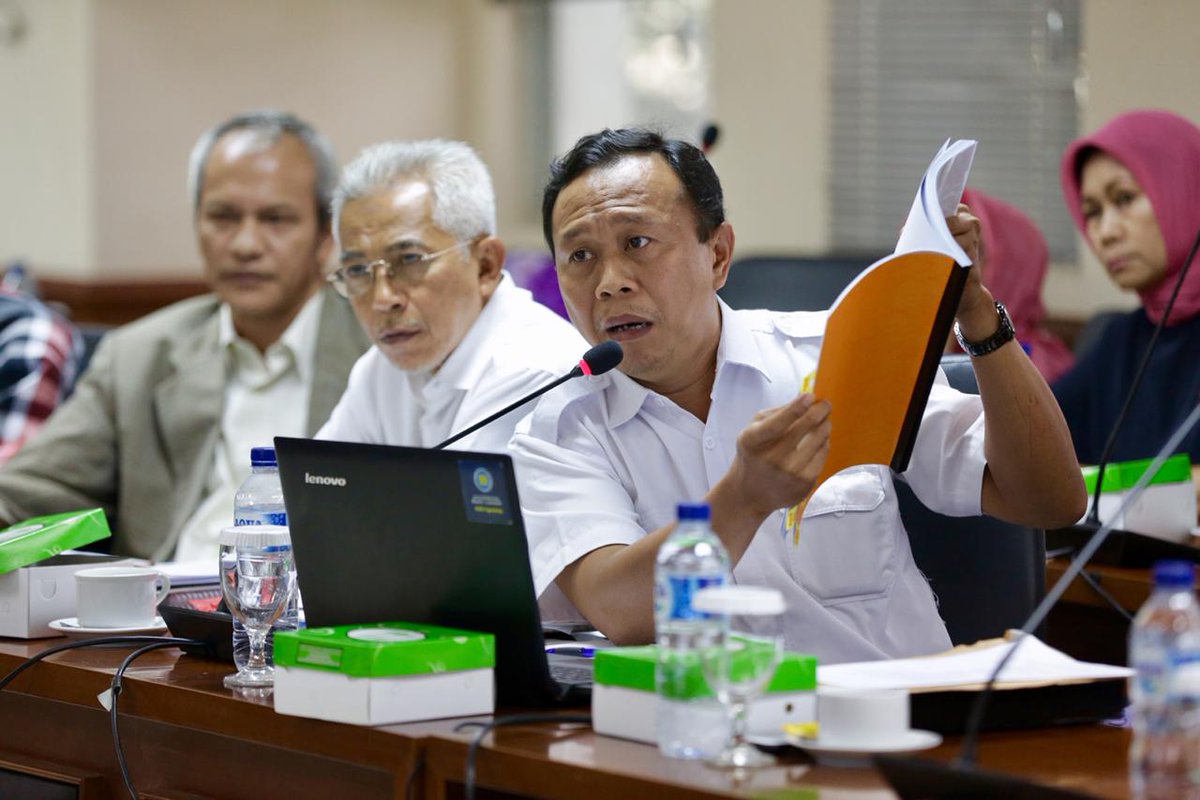 DPDRI's tweet photo. BAP DPD RI menerima audiensi warga RW 17 Kelurahan Pisangan, Ciputat Timur, Tangsel, terkait permasalahan status tanah
#DPDRI #BAPDPDRI https://t.co/c3nmO8fCiZ
