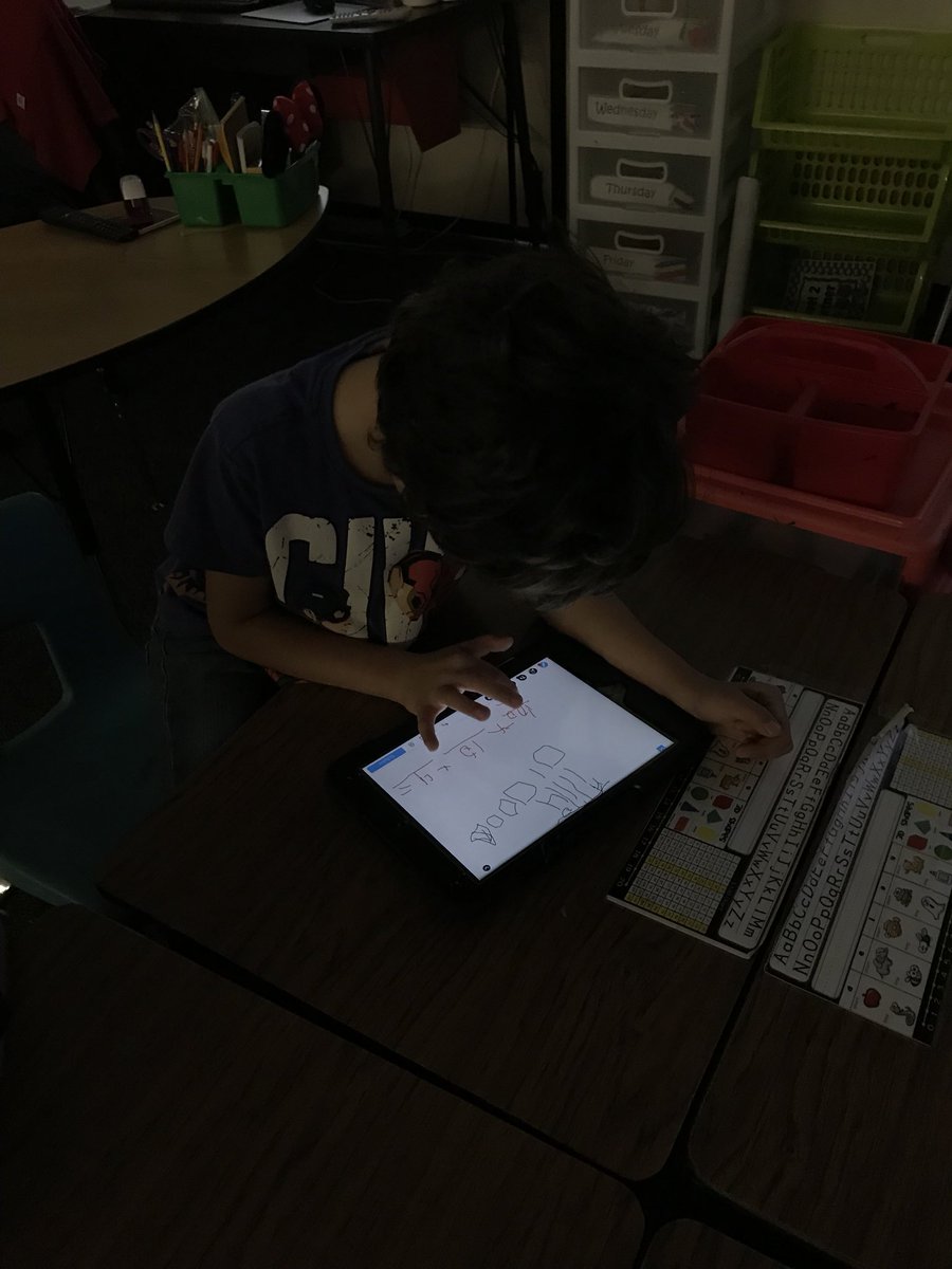 DabbsElementary's tweet photo. First graders were working hard today using nearpod to review place value @DabbsElementary @DPISD_DE #technologyrocks #mathallstars https://t.co/20s3ld8LKE