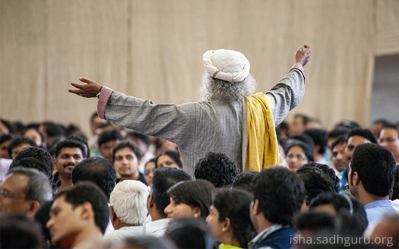 SadhguruJV's tweet photo. For most people, love means, ‘You must do what I want.’ No, love means, they can do what they want, and we still love them. #SadhguruQuotes https://t.co/XsblWPVtuw