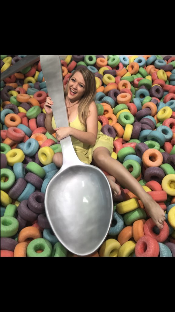 AlanaJordan's tweet photo. Cereal Killer #LetsSpoon 🥄🥣 https://t.co/cHLeNBhXMW
