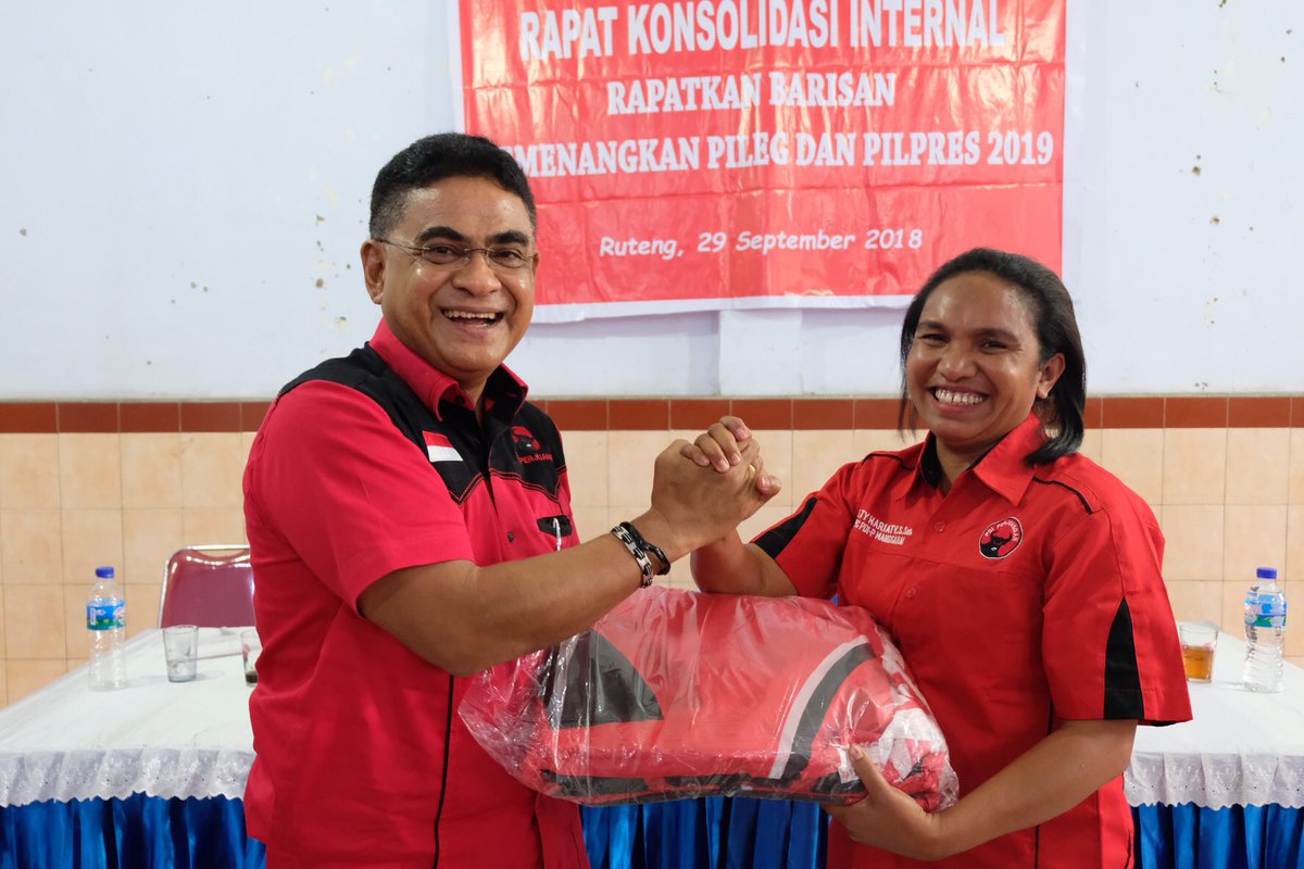 AndreasPareira's tweet photo. Semoga dapat bermanfaat untuk perjuangan dan niat baik kita semua. 
Merdeka! #JokowiMaruf #Jokowi #PDIPerjuangan #Megawati #AndreasPareira #NTT #Flores #Lembata #AlorPantar #Pileg2019 #Pilpres2019 #PDIPerjuanganMenang https://t.co/ujhUaAIiMm