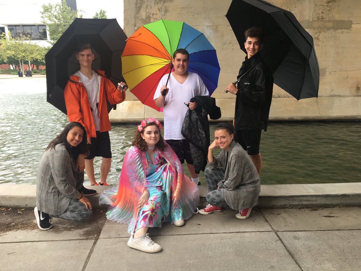 10Lizz10's tweet photo. What’s the forecast for tomorrow? Well if you come to the lip sync battle at 7 pm at the amphitheater near L&amp;N stem academy with a $3 donation then you will find out (Hint: leave those umbrellas at home) #ln2018LSB https://t.co/y8wsSwtbol