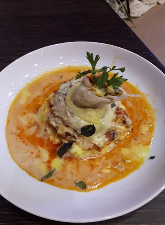 SEACEC1's tweet photo. Day 4:

Pan Grilled Pork Tenderloin Tessinoise served with Hollandaise Coffeelatte sauce by Celebrity Chef Boy Logro. #SEACEC2018 https://t.co/iwcEt1YsFY
