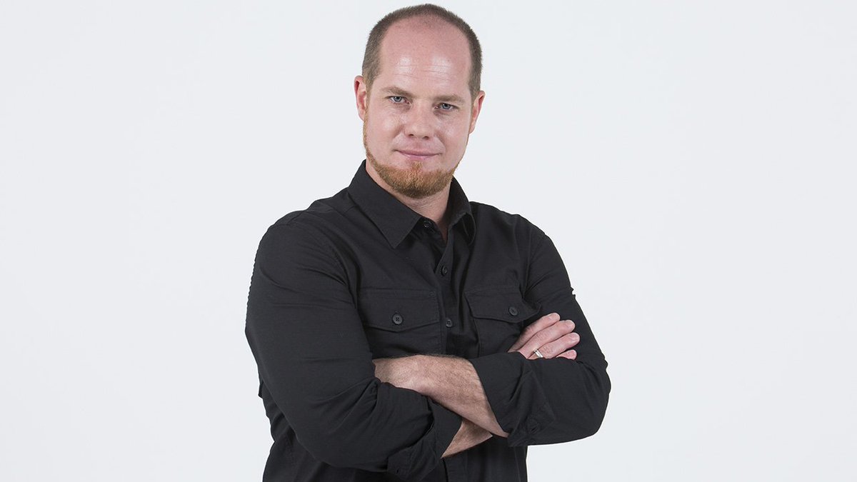 #AKilómetrosDeCasa "Los artistas no necesariamente tienen que ser empresarios. Pero en ese caso, es importante juntarse con alguien que sí lo sea, porque es lo que te va a potenciar" <a href="/BobbyComedia/">Bobby Comedia</a> 
facebook.com/SomosLaParrand…