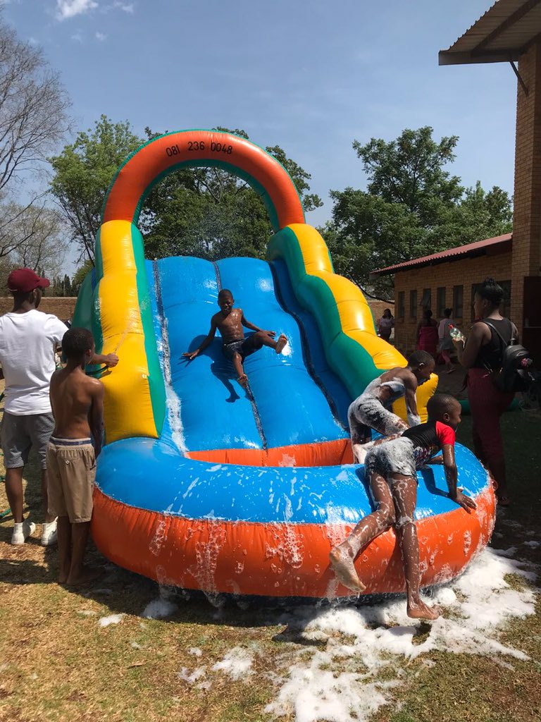 pessdachurch's tweet photo. Water 💦 Wednesday, everywhere there’s water. #VBSweek https://t.co/Ao5iBwelUv