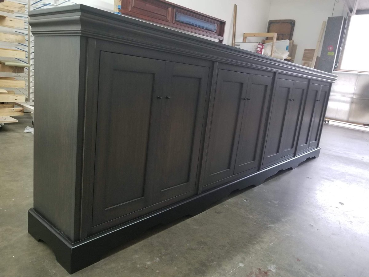 TFinishing's tweet photo. Bottom Kitchen Cabinetry for plenty of storage space🤗  Freshly stained natural #alder #wood ✨Transformation ✨ From natural to a Gray color with brown tone specs. Sched. your next #kitchendesign or #bathroomdesign (714) 845-3578 swipe ➡️ to see the finished product!! https://t.co/nTHQOpuglu