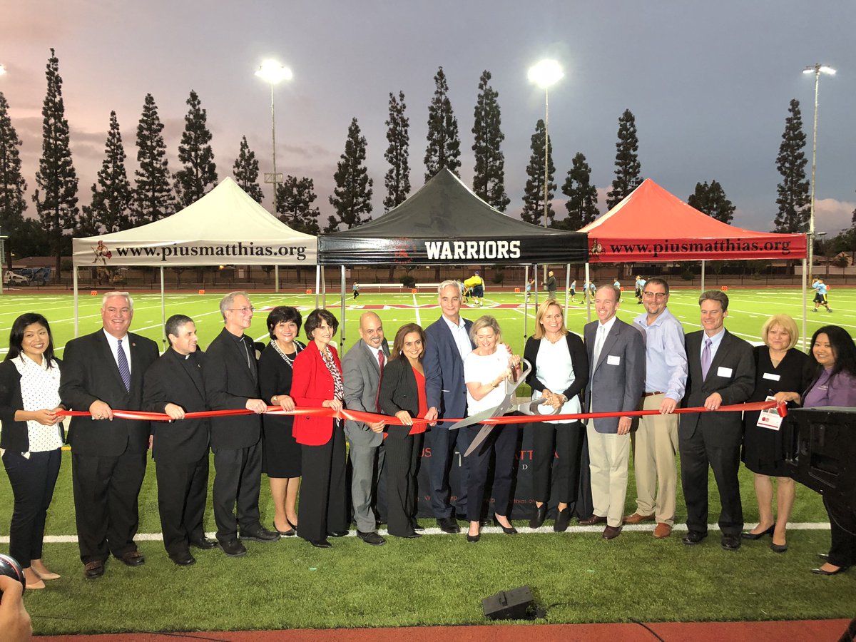 FP_CU's tweet photo. Tonight, @PiusMatthias celebrated the dedication and blessing of the brand new #SheaField at Smet Family Stadium!🏈

This field will serve countless students as well as several youth and #community sports programs.

We are honored to be a sponsor of this amazing, new stadium!🏟️ https://t.co/8H1Eu77KxI