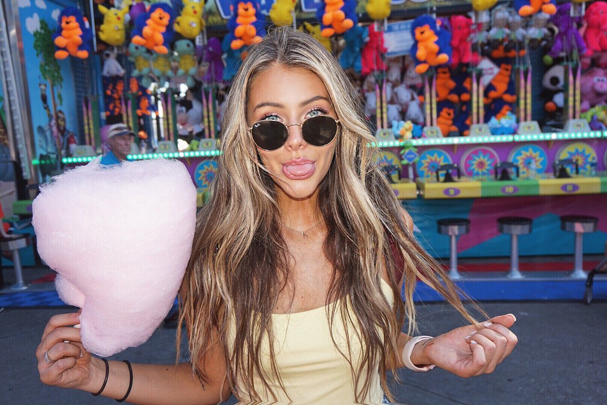 KamrynnR's tweet photo. It’s so fluffy!!! 🦄🎡😜🍭 https://t.co/3vqXB8AEYr