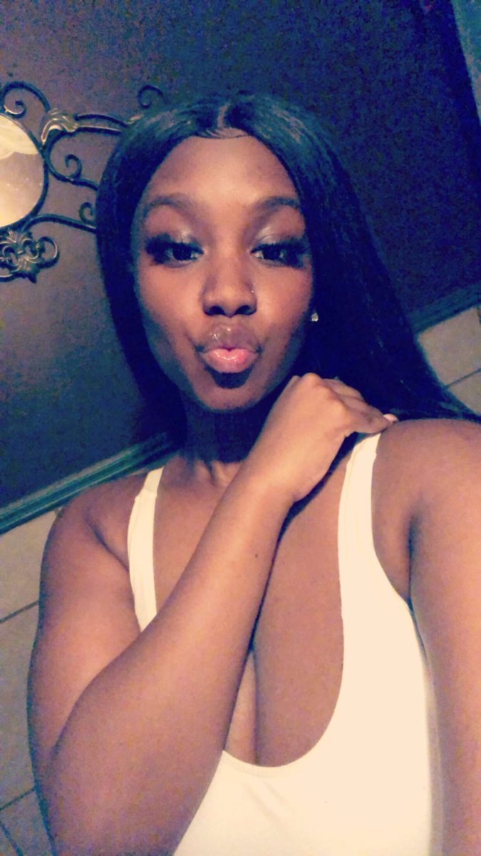 deethegreatt's tweet photo. After customizing and flat ironing my wig 🗣🗣 #imakewigs #50dollarwigs https://t.co/B5JqpOnu03