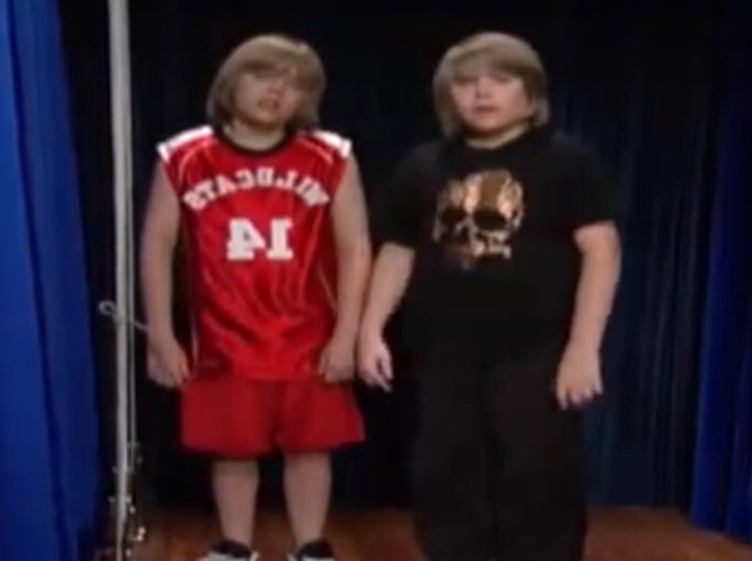 CrystalVlossom's tweet image. I knew I’ve seen it before 🤔

Favorite Social Artist #AMAs⁠ ⁠⁠ @BTS_twt