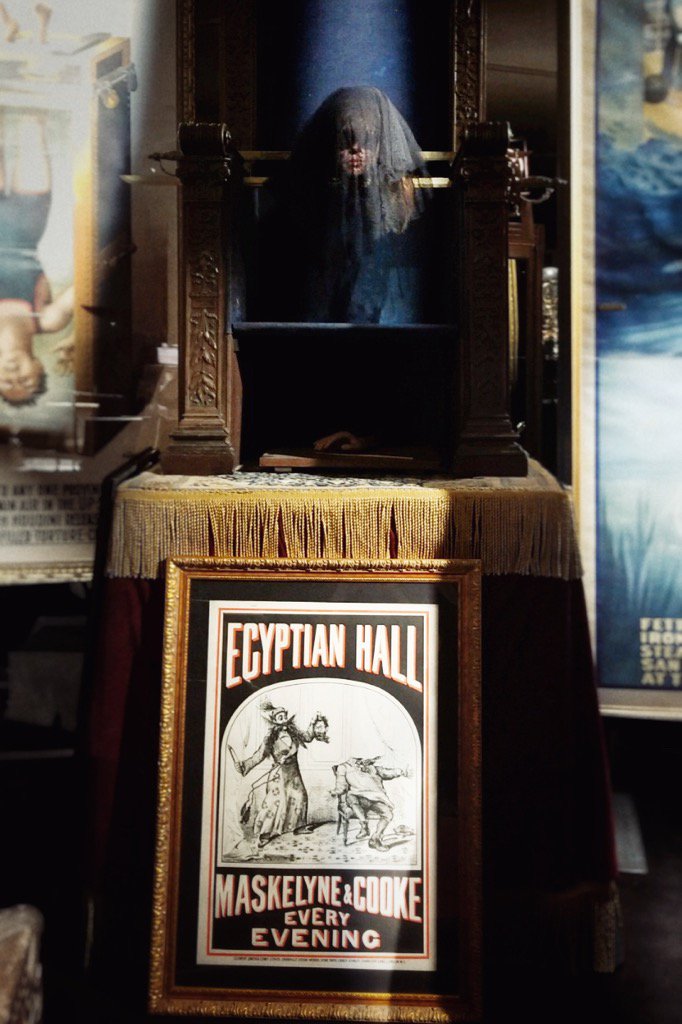 david copperfield on twitter the egyptian hall held an association with magic and illusions this chair is an original prop which was stationed in the egyptian hall s lobby a living head would