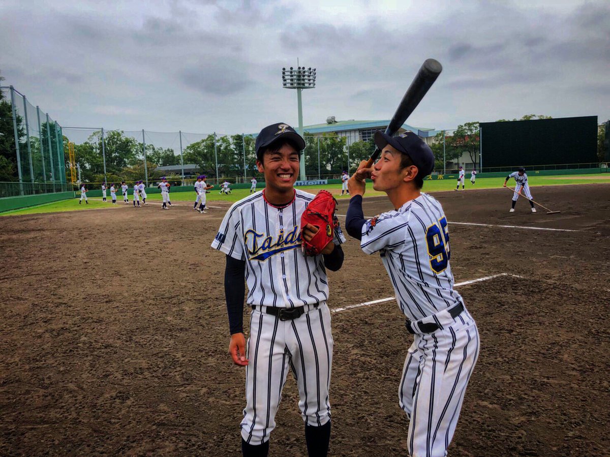 taidai_nanshiki's tweet photo. 秋季リーグ第4戦VS神戸大学
5-0で快勝😁
先制、中押し、ダメ押しと良い試合展開でした！
本日のヒーローは相手打線を封じ込め、完封勝利した高原(体育2)と中盤にレフトへツーランホームランを放ったチームの元気印マッスル石原(教育2回)です！このままの調子で勝ち続けます💥 https://t.co/ny7vCWzqcj