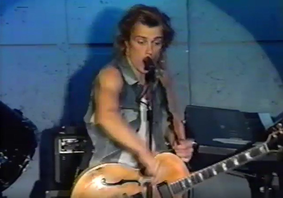 djcaterina's tweet photo. #30Years #Rumble #TCYR
Tommy Conwell and the Young Rumblers played The Bottom Line in NYC on Oct. 4, 1988 - broadcast live on WNEW-FM.
Video: https://t.co/e5Ixe6UOur
Audio: https://t.co/8HZHcn3vdl https://t.co/2y6sjETZ5C