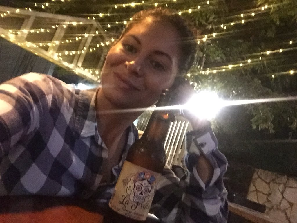 vicmuror's tweet photo. Más días como este🙌🏻🙌🏻 #Octubre #cheers #almost32 https://t.co/CdwSIqzqPI