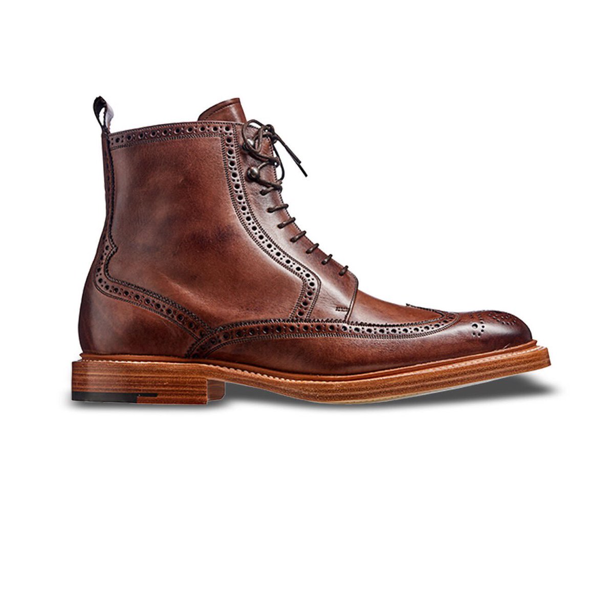 UNMUTE_URSELF's tweet photo. Here’s a brogue boot like no other; stylish for its full brogue look and available in handpainted colour options. Shop here=> https://t.co/nw90Sq63oK #igaspofficial #barkershoesltd #solidbootchoice #thursdaytidyup https://t.co/F2QLFQLDdd