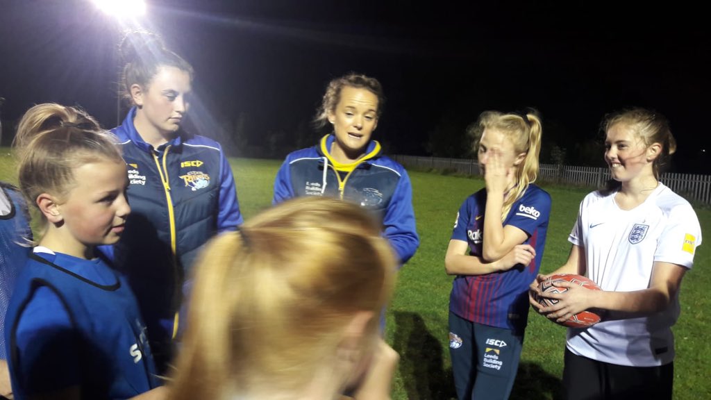 RugbyLeeds's tweet photo. Last nights taster session for girls in school years 6&amp;7 at @StanningleyRL welcomed four new players to their under 12s team. 
The next session will be at @HeadingleyHawks on the 25th October from 6-7pm for girls in year 6&amp;7.
#LeedsGirlsCan https://t.co/0Q7RODr8ki