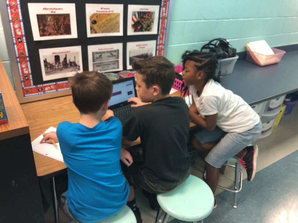 Jennifercluff3's tweet photo. Students collaborating to create Google Slide presentations on Synonyms &amp; Antonyms. #springrunfun.  #technologyliteracy https://t.co/CTs1Bd5YJG