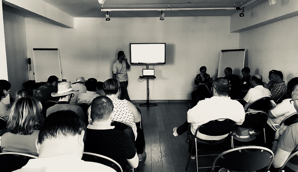 ArnaudLeRoux's tweet photo. Très heureux et honoré d’avoir pu intervenir lors des #DigitalDays de @BBhotelsFR à Sainte-Maxime ce matin. Je découvre depuis hier des personnes formidables et je vous remercie vraiment pour l’accueil que vous m’avez fait ! #goodsVibes ! #BnBhotels #Digital #TransfoNum https://t.co/t4dzKun2Ig