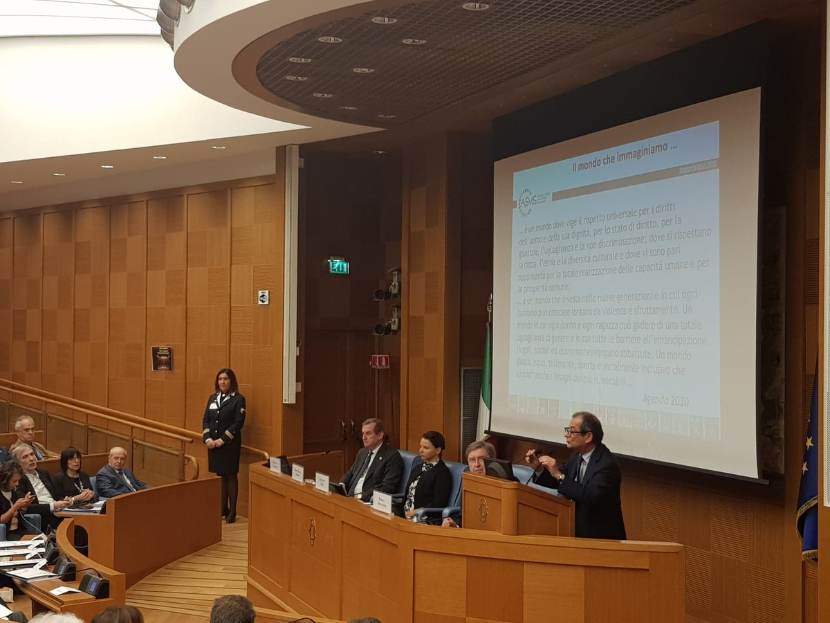 #RapportoASviS
Tria: "Individuo 4 temi che sorgono quando si tenta di affrontare le policy che dovrebbero portare al raggiungimento degli #SDGs: sostenibilità finanziaria, sostenibilità sociale, sostenibilità di breve e di lungo periodo"