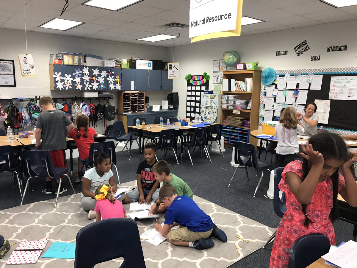 conwayelemsch's tweet photo. @Antozzi3rd is rocking this school already!   So fortunate to have her in @SCPSchools and as a #Conwayleader   Thanks for choosing us Mrs. Antozzi.  Keep rocking team Antozzi. https://t.co/L65d7fsVoT