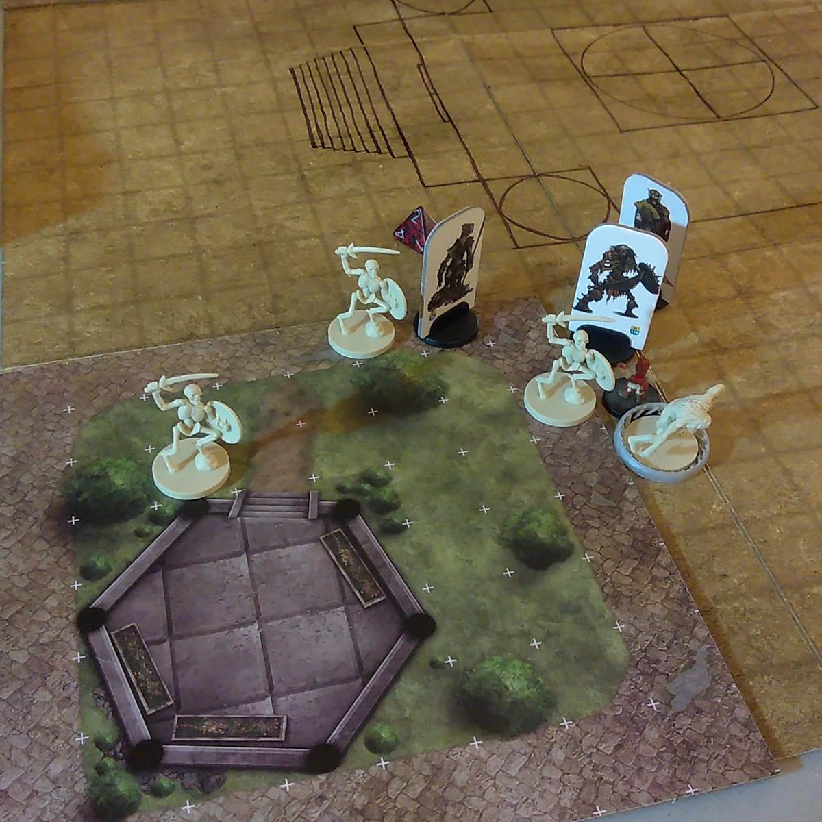 TheSwordcast's tweet photo. Such a cluster fuck of a battle as we try to finally get into the jungles of Chult. If you'd like to hear our jungle escapades become one of our patrons on https://t.co/rOQN7VlZc0. #dnd #dnd5e #swordcast #podcast #notthepodcast #patreon #patronreward #tombofannihilation https://t.co/eZMYIpWbcN