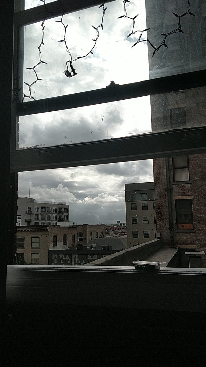 Devyn_Fow's tweet photo. Woke up to an amazing view today. The storm was gorgeous from my apartment window. https://t.co/PACHIn7yOh
