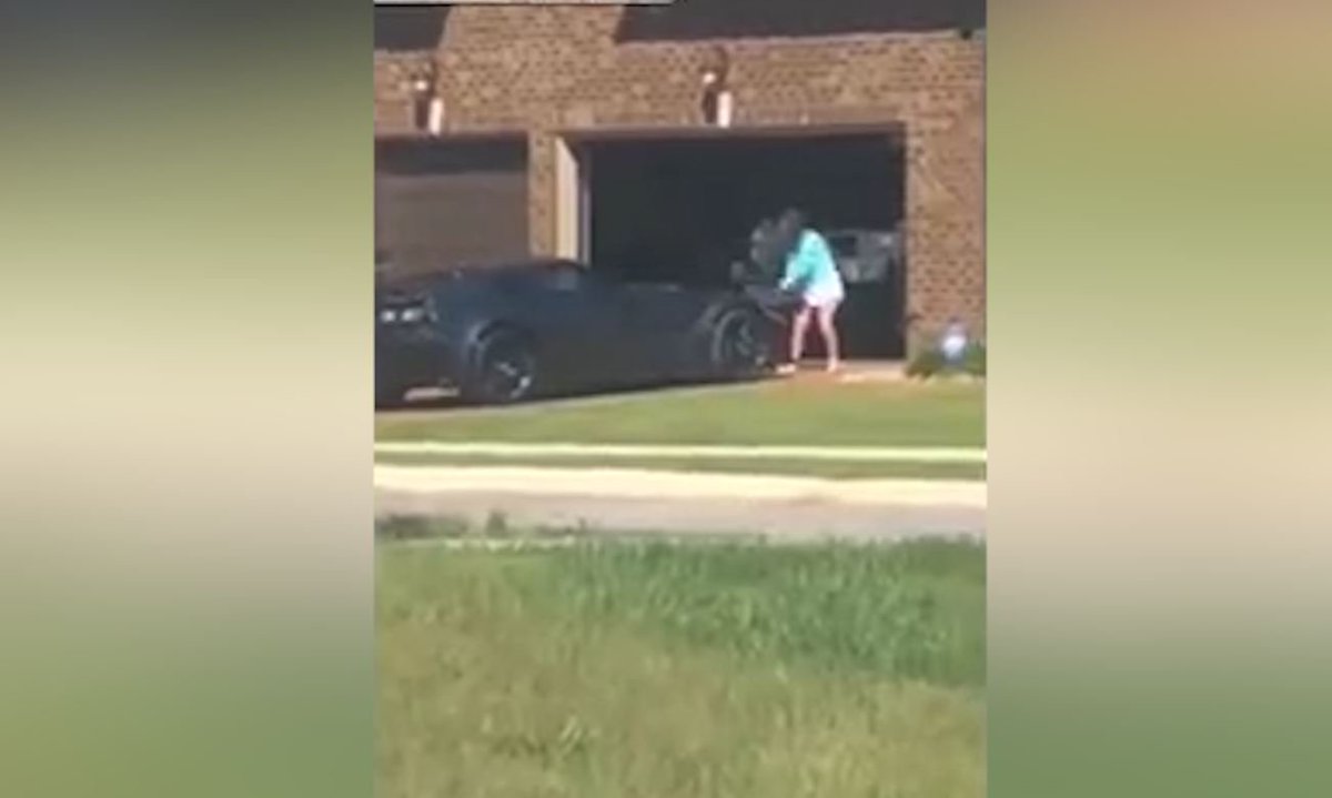 gztVideo's tweet photo. 2019 model bir Corvette Z06 düşünün! Ve onu parçalayan karınızı...

https://t.co/22QHaO2G1G https://t.co/vd3sZ28BLP