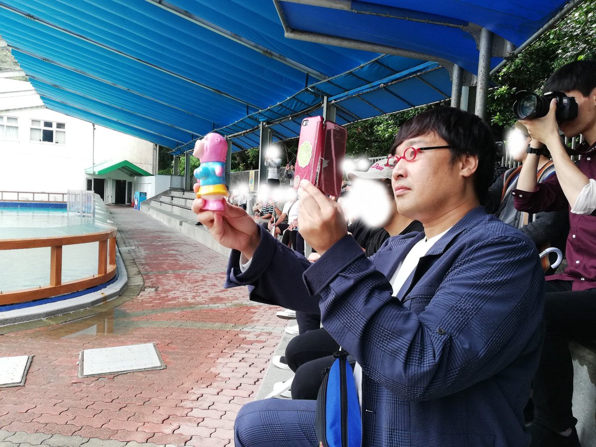 桂浜水族館 公式 Twitterissa 南海キャンディーズの山ちゃんが帰ってきてくれたぁぁぁ アシカショーデートしちゃった ウヒョヒョ この後 おとどは山ちゃんと山ちゃんの 愛しのあの子 とのイチャイチャを見せつけれることとなる 桂浜水族館 ハマスイ