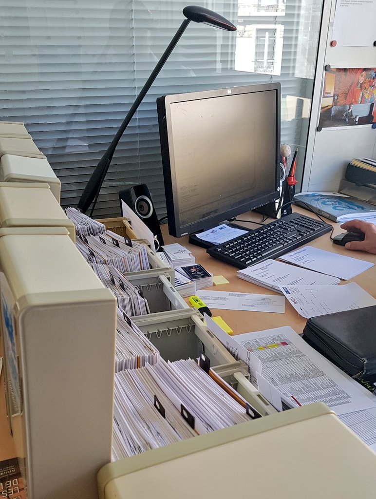 NolwennLyon's tweet photo. Et les fiches papier, on en parle ?!
J'adore l'anachronisme du plan 😉
#commentonfaisaitavant #TransfoNum #digital #CRM #elementsgroupe https://t.co/W2s4XA59rq