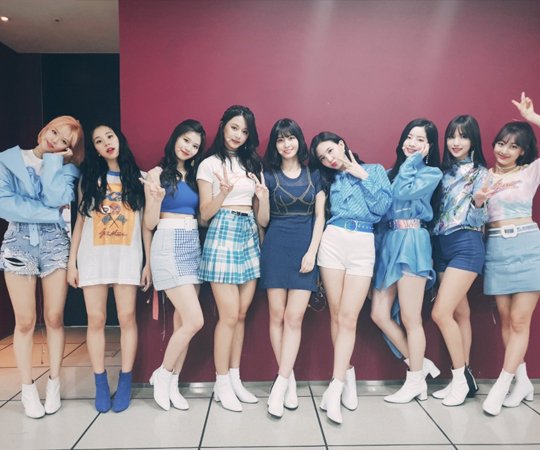 lucieso2's tweet photo. 구글+,페이스북,인스타그램,트위터,500px,텀블러,미디움등을 통해 여러분들의 광고를 돕도록 하겠습니다. #alice #snsmarketing #소셜네트워크서비스 #소셜광고 https://t.co/dNyyqfCgM5