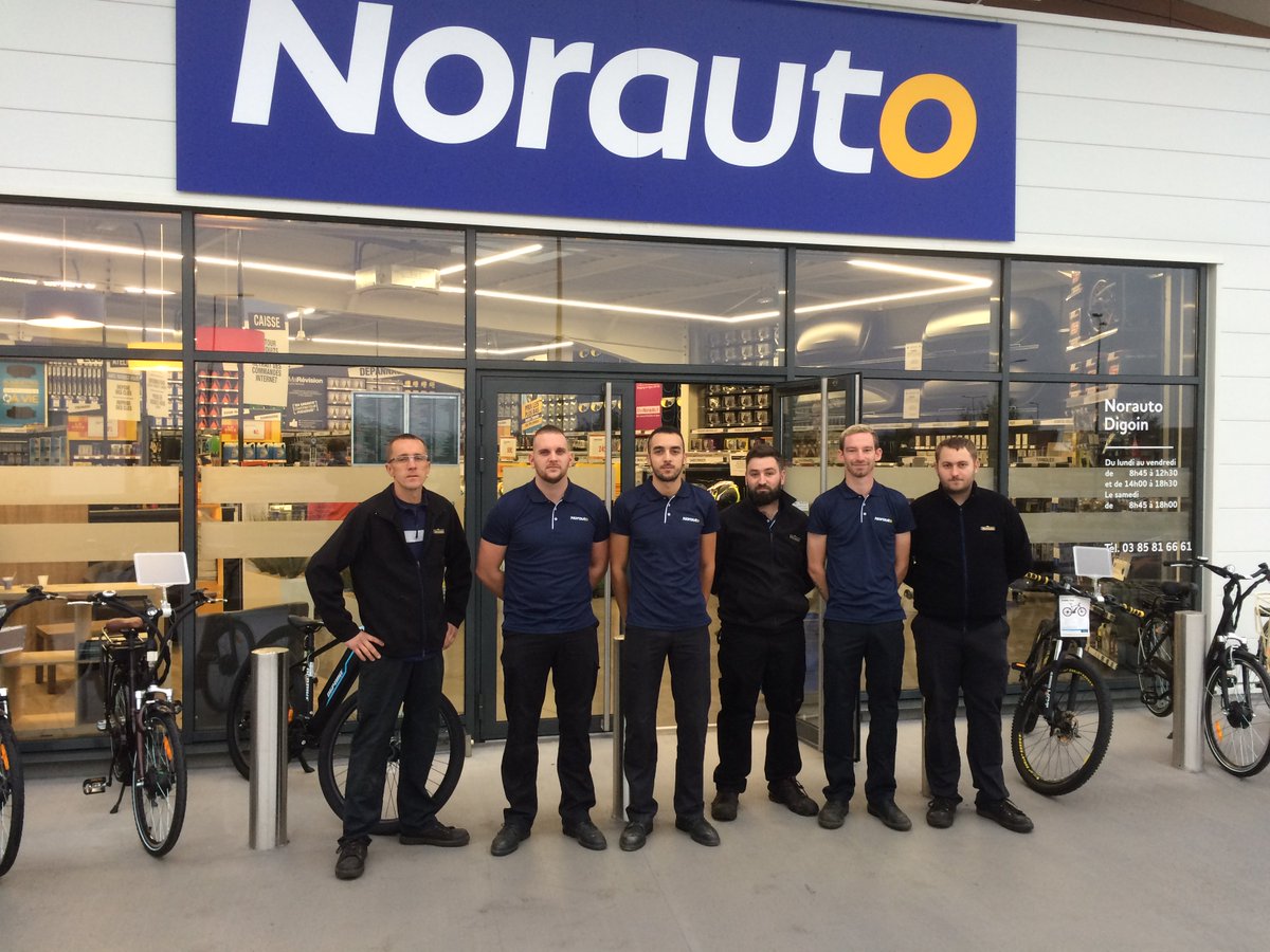 valguyo's tweet photo. Bravo à Alain et Nicolas Godignon  et aux équipes @NorautoFr pour ce déménagement de #franchise réussi du centre de  Paray-le-Monial vers Digoin (71). Alain Kacem, le directeur de centre et son équipe accueilleront désormais les clients dans un espace tout beau, tout neuf! https://t.co/fzhe7vkoeL