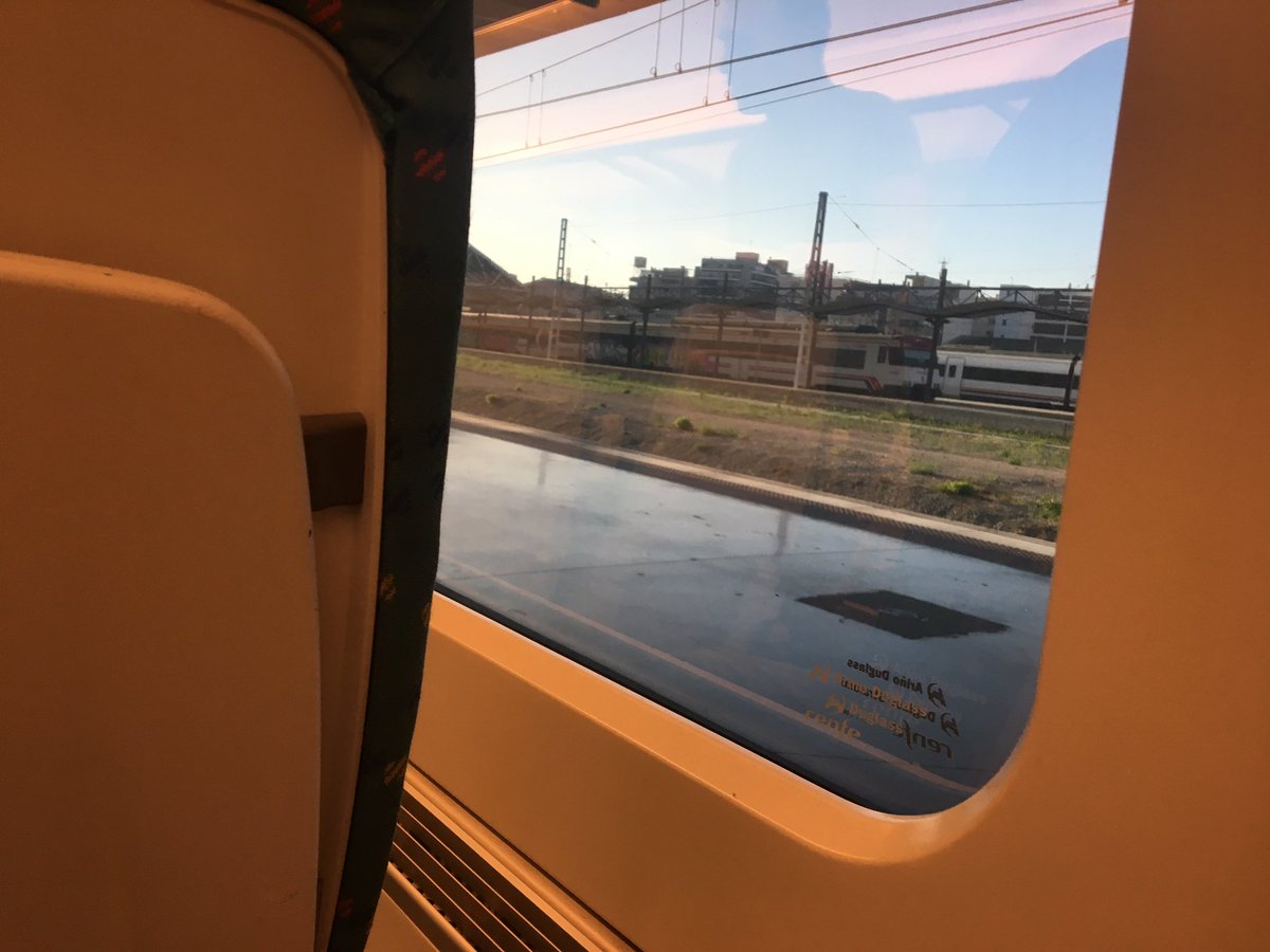 Las #historias son un viaje y en #MakinAcción nos encanta el tren para recorrerlas. <a href="/Renfe/">Renfe</a> #ComunitatValenciana #comunicación #transmedia #València
