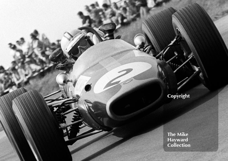 MHCollection's tweet photo. Denny Hulme, who died on this day in 1992, pictured driving his Brabham  BT24 at Copse Corner, Silverstone, 1967 British Grand Prix. #F1  https://t.co/szuIv9nVya https://t.co/Pr3retvQOW
