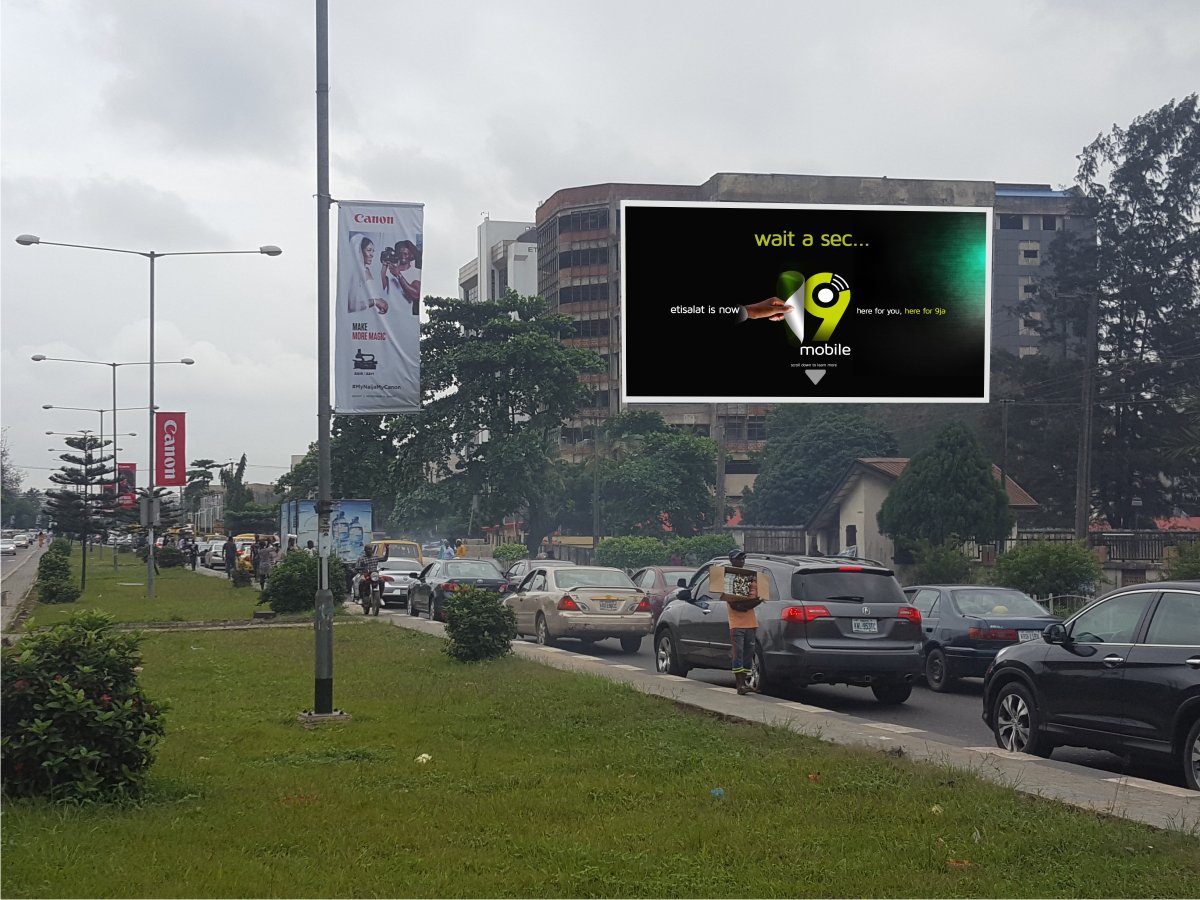 mediacrush09's tweet image. VERY LARGE NEW WALL-DRAPE IN IKEJA FOR ADVERTISING
Located at Mobolaji bank Anthony way, Ikeja Lagos
Size is 15m Height by 20m Width (300sqm)
info@mediacrush.com.ng 07066420305 #largeplatform #exposuretohmassive #Lagos #Nigeria #Worldwide #billboardplatform