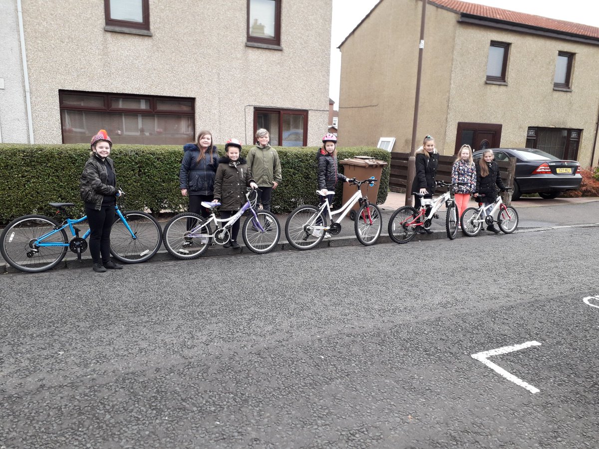 OLadyOLourdes's tweet photo. Primary 7 did really well working on right and left turns during our cycling safety training today. Well done everybody!
#healthweek2018 https://t.co/2LCHLYBD4w